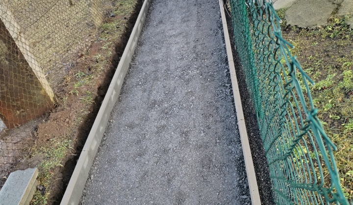 5. fotografia fotogalérie Rekonštrukcia chodníka pri obecnom úrade Stará Bašta