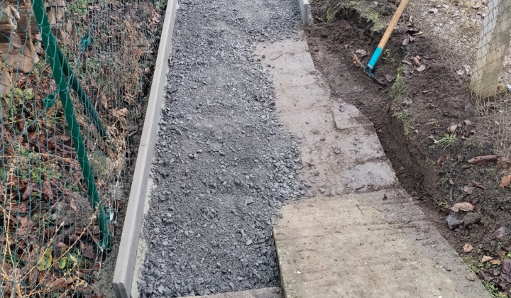 6. fotografia fotogalérie Rekonštrukcia chodníka pri obecnom úrade Stará Bašta
