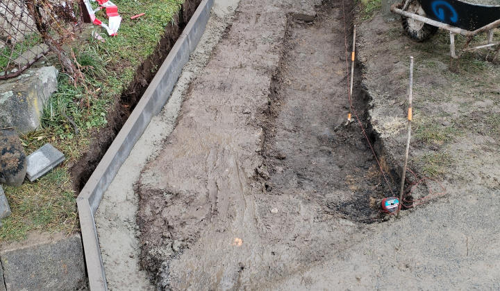 4. fotografia fotogalérie Rekonštrukcia chodníka pri obecnom úrade Stará Bašta